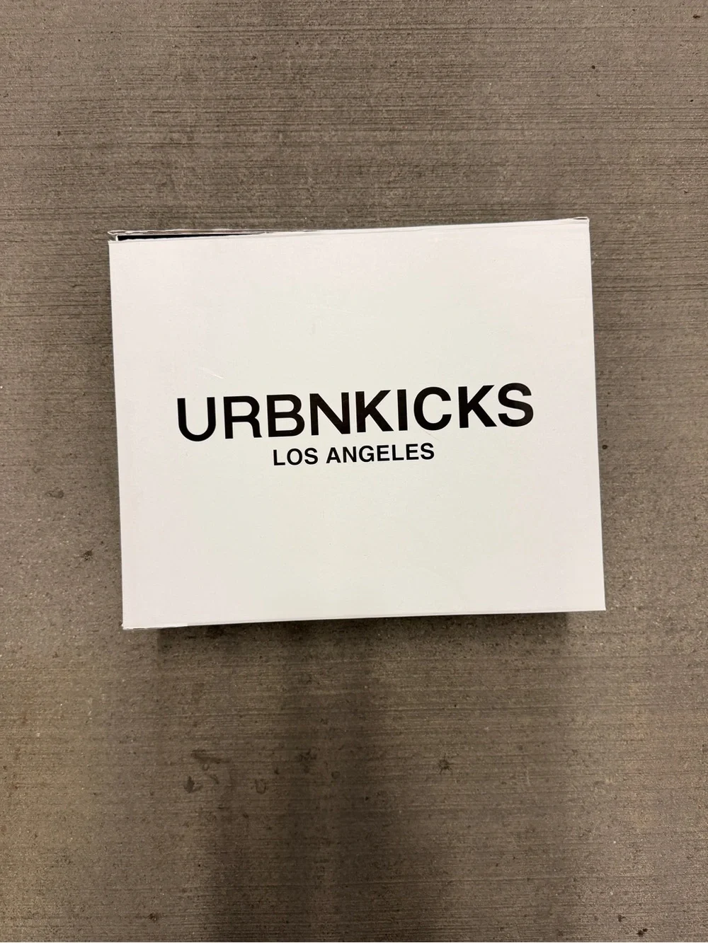 Urbnkicks sleek black